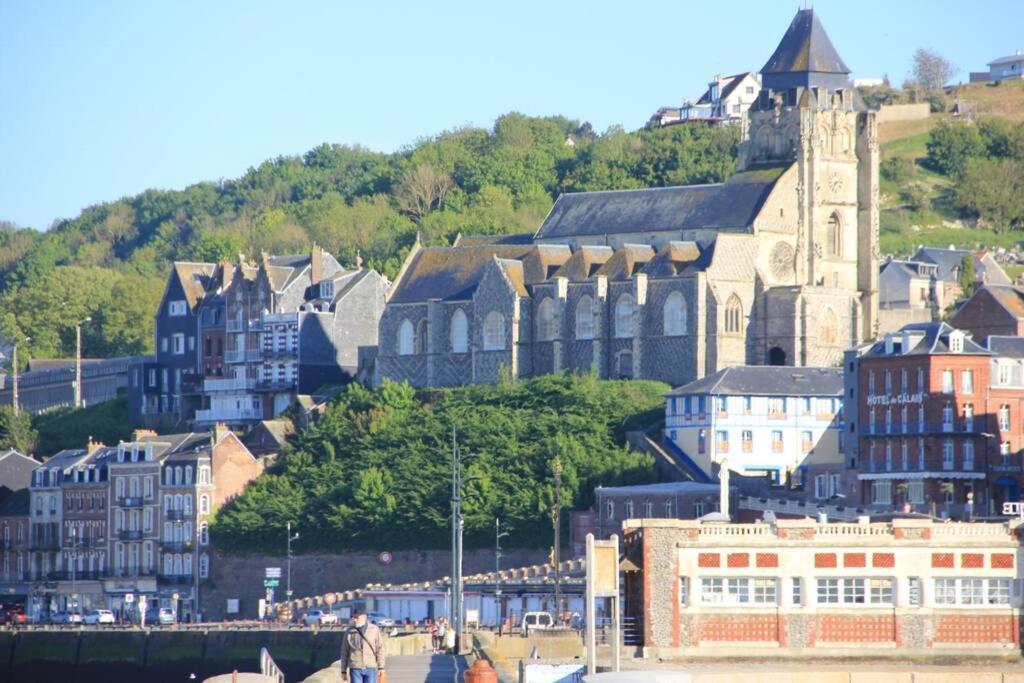 Bel Appartement Pour 2 Personnes Vue Laterale Sur Le Port Le Tréport Exteriér fotografie